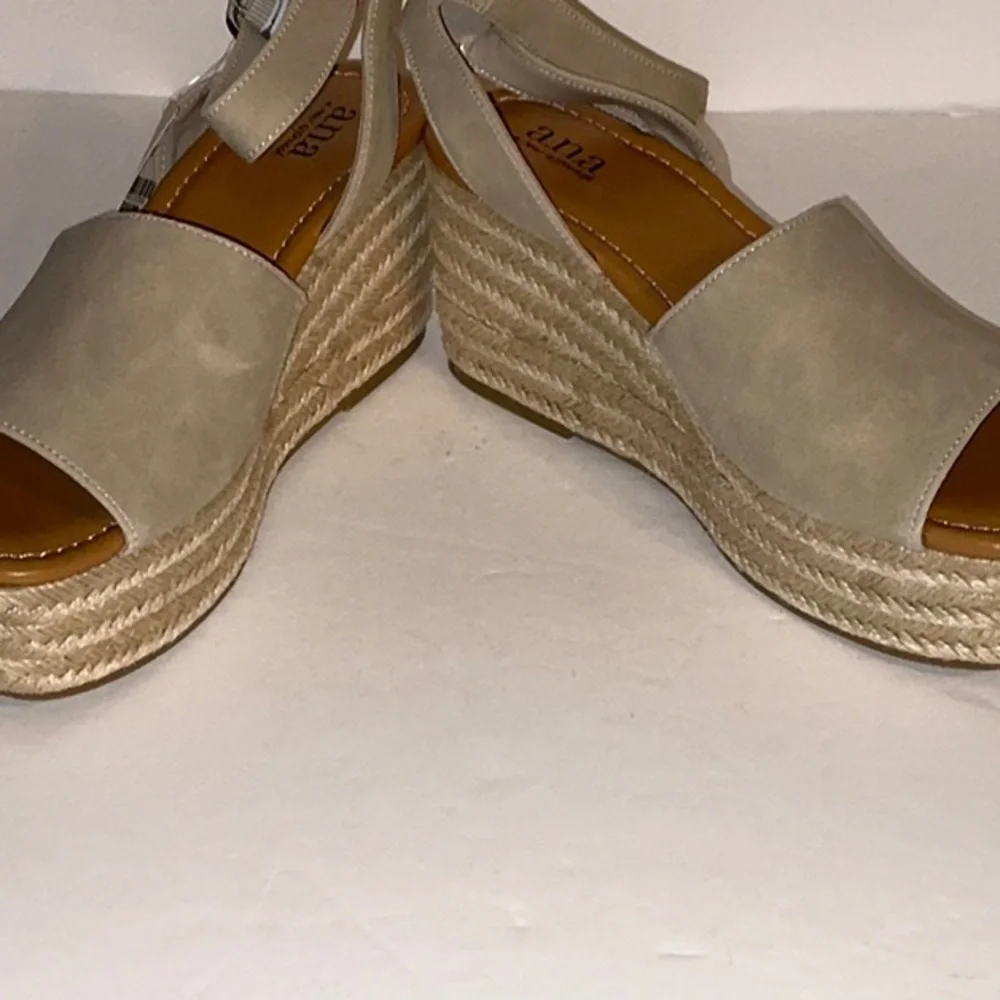 NWT, a.n.a laskie wedges, size 8 - Picture 2 of 9